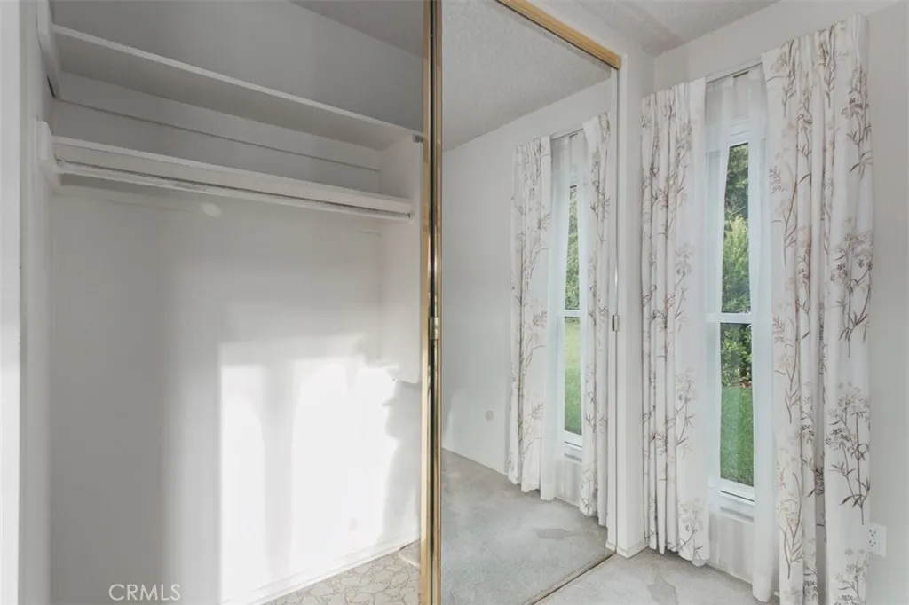 19291 Berclair Lane, Tarzana, California 91356 home-pic-26